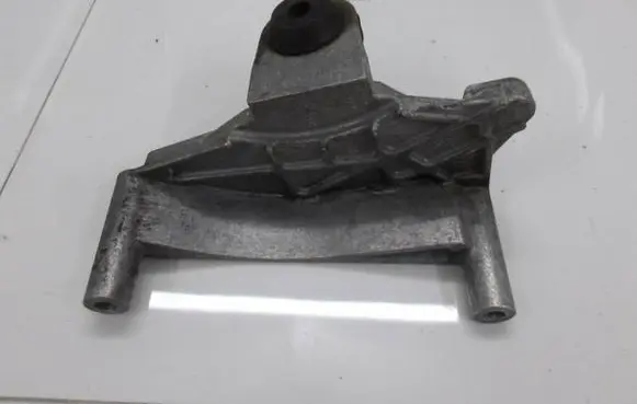 Mercedes-Benz ML W166 Engine mounting bracket A6420101740