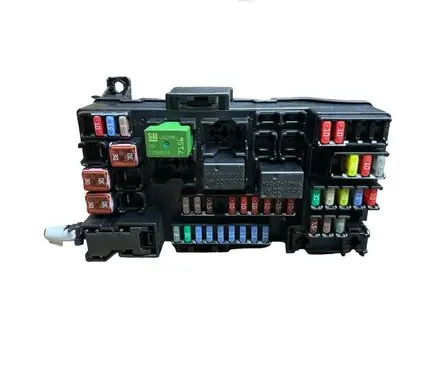 Opel Mokka Fuse box set 121092612 GS20A270476