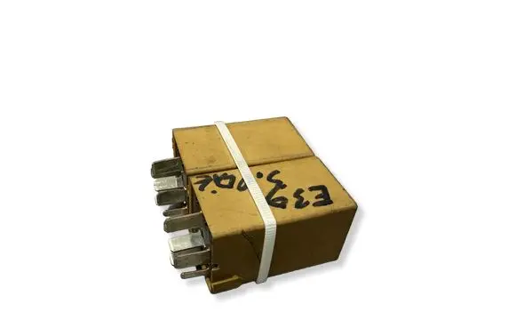 BMW 5 E39 Window control relay 61368384505
