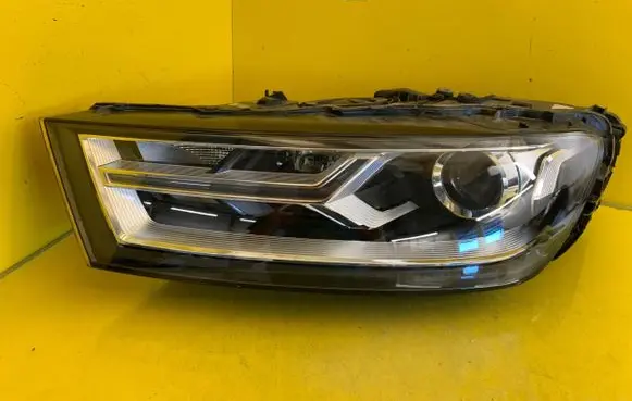 Audi Q7 4M Headlight/headlamp 4M0941005
