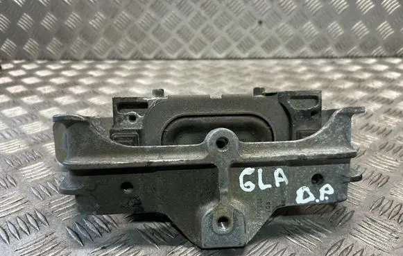 Mercedes-Benz GLA W156 X156 Engine mount bracket A2462402617