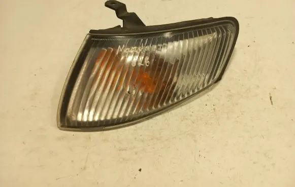 Mazda 626 Front indicator light 21061822