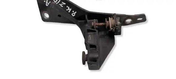 Audi A4 S4 B7 8E 8H Headlight/headlamp mounting bracket 8E0805363
