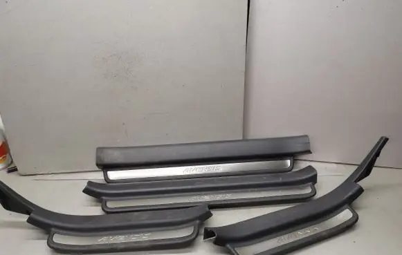 Toyota Avensis T250 sill trim set (inner) 6791405040 6791305040 6791805040