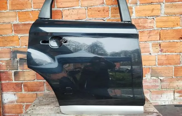 Ford Kuga I Rear door