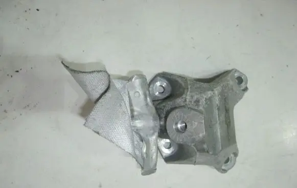 Audi Q7 4M Engine mounting bracket 8W0199307H