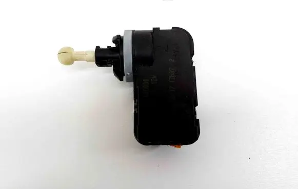 Opel Insignia B Headlight level adjustment motor 090000000