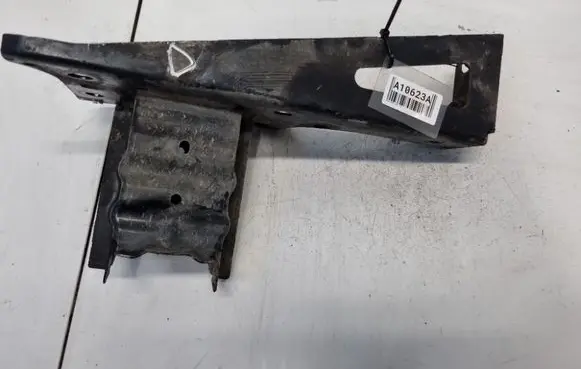 Opel Corsa D Front bumper mounting bracket 13191881