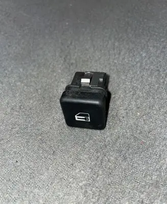 BMW 5 E39 Central locking switch button 8360828