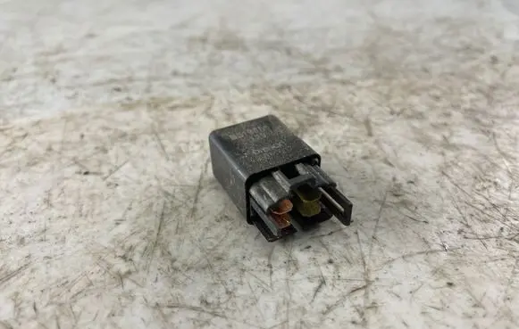 Mitsubishi Pajero Sport I Other relay Mb183865