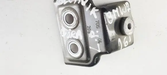 BMW 7 G11 G12 Fender mounting bracket