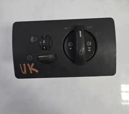 Ford Mondeo Mk III Light switch 1S7T13A024FB 04652751