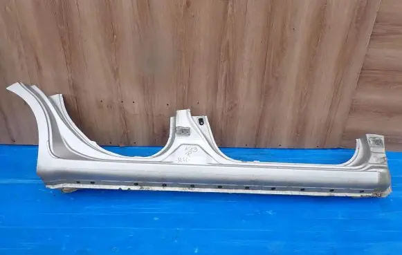 Nissan Micra Sill