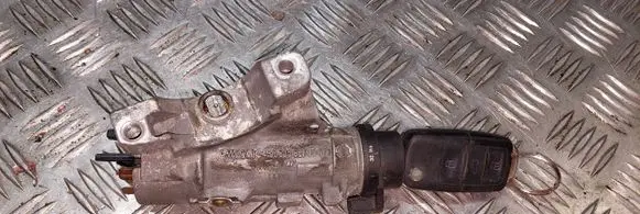Volkswagen PASSAT B5.5 Ignition lock 4B0905851F