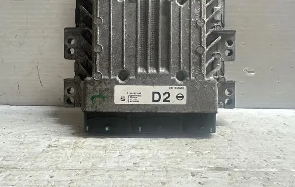 Nissan Qashqai Engine control unit/module 237104EA0C 843048490 S180193104A