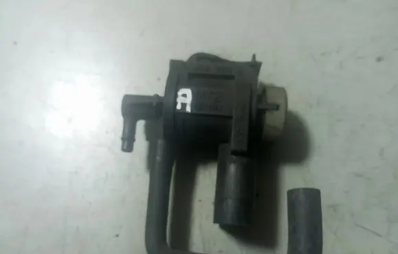 Volkswagen Touran I Turbo solenoid valve 1K0906283A