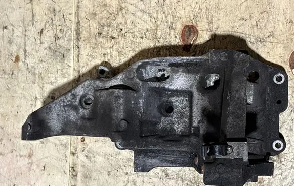BMW 5 GT F07 Generator/alternator bracket 7802639 11167802639