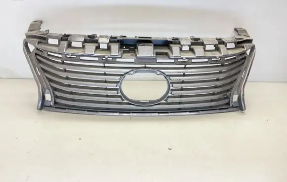 Lexus ES 300h Front bumper upper radiator grill 5310133420