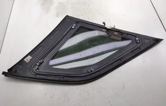 Opel Antara Rear side window