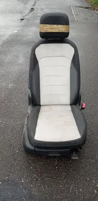 Volkswagen Tiguan Front passenger seat