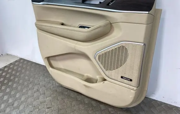 Jeep Grand Cherokee WL Front door card panel trim