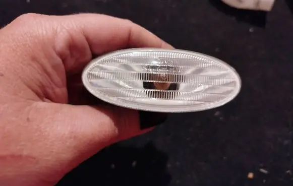 Nissan Note (E11) Front fender indicator light