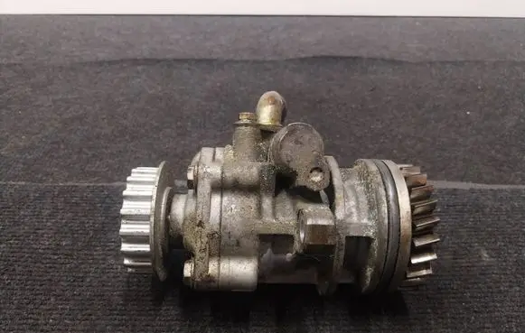 Volkswagen Touareg I Power steering pump 7H0422153A 04740704