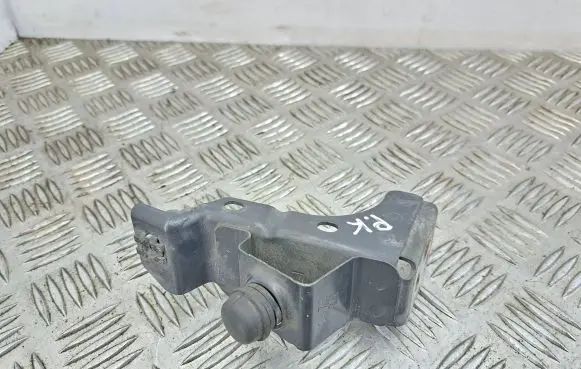 Radiator support slam panel bracket