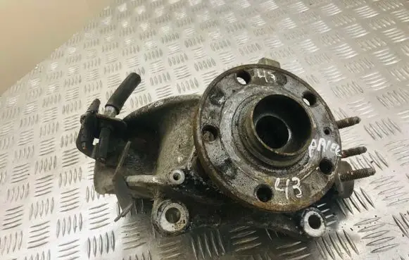 Volkswagen PASSAT B6 Front wheel hub spindle knuckle