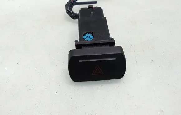 SsangYong Rexton I Hazard light switch 864W0140