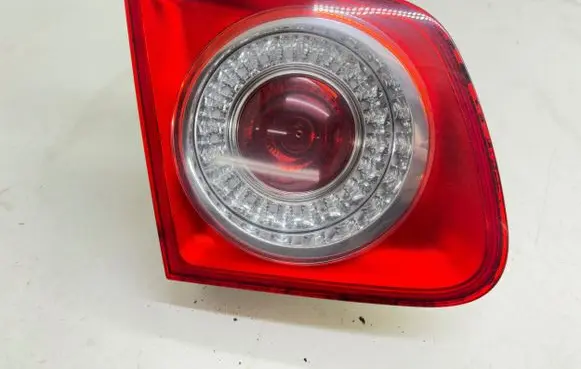 Volkswagen Jetta V Tailgate rear/tail lights 1K5945093