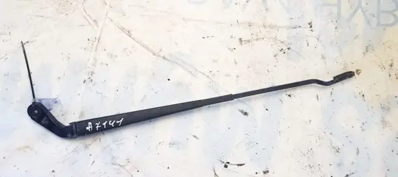 Chrysler Town & Country III Front wiper blade arm