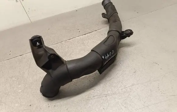 Volkswagen Touran II Coolant pipe/hose F1014238801 00121331 0207201412246