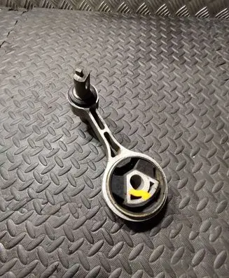 Maserati Ghibli Engine mount bracket 06700048690