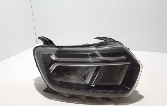 Dacia Duster II Headlight/headlamp 260101613R