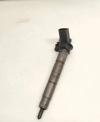 BMW 5 E60 E61 Fuel injector 7797877