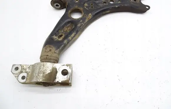Volkswagen PASSAT B7 Front control arm 5N0407152