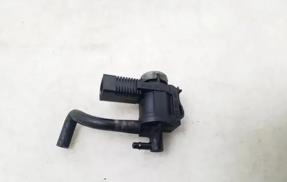 Volkswagen PASSAT B6 Turbo solenoid valve 1K0906283A