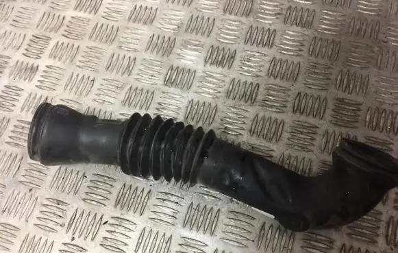Ford Fiesta Air intake hose/pipe 2S619R504CE