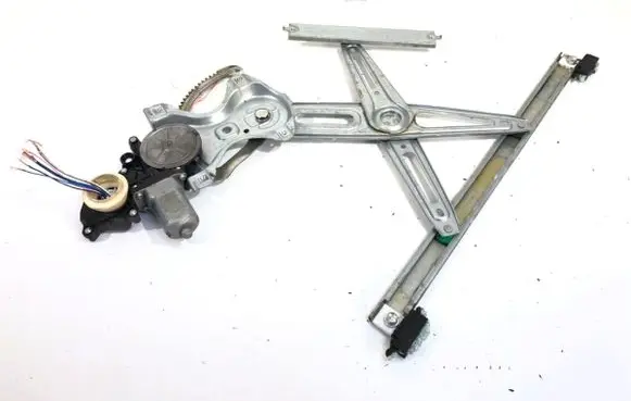 Toyota Avensis T270 Front door window regulator with motor 85702-02020