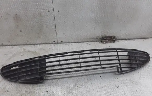 Peugeot 206 Front bumper lower grill