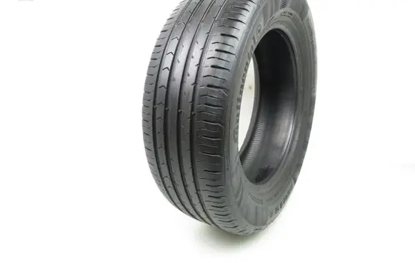 Volkswagen Golf V R16 summer tire 