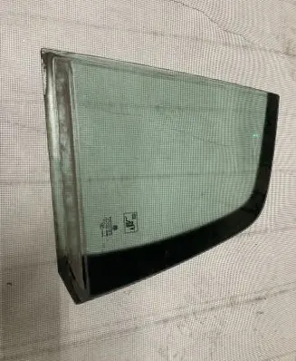 Rear vent window glass