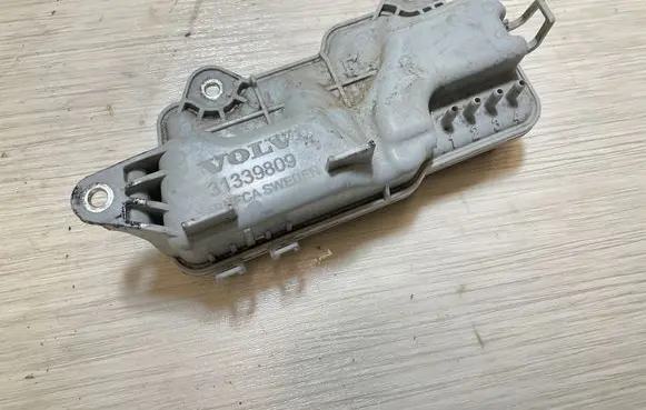 Vacuum air tank