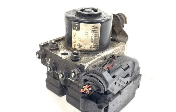 Volkswagen Golf V ABS Pump 1K0614117H