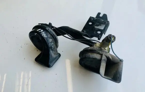 Peugeot 407 Horn signal 703881157