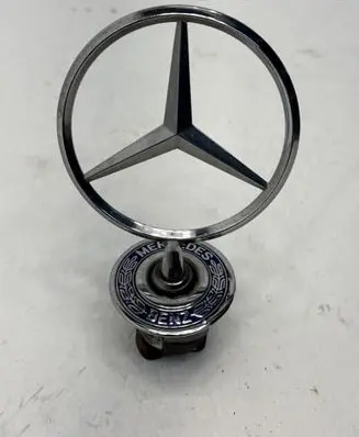 Mercedes-Benz E W211 Manufacturer badge logo/emblem 