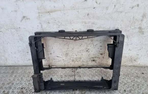 Radiator mount bracket