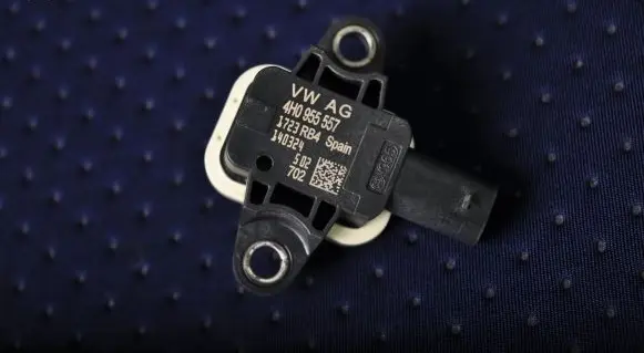 Audi A7 S7 4G Airbag deployment crash/impact sensor 4H0955557