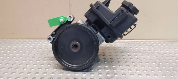 Mercedes-Benz C W204 Power steering pump A0064661501